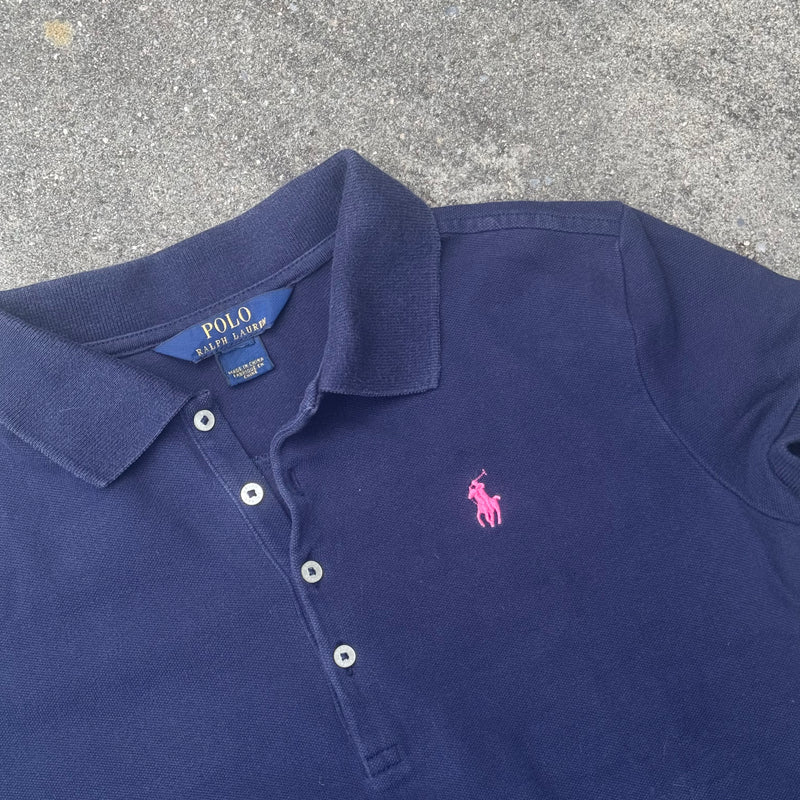 Detailansicht: Sourced limited accessories and clothes Polo Ralph Lauren cropped classic poloshirt – Logo, Nähte oder Material