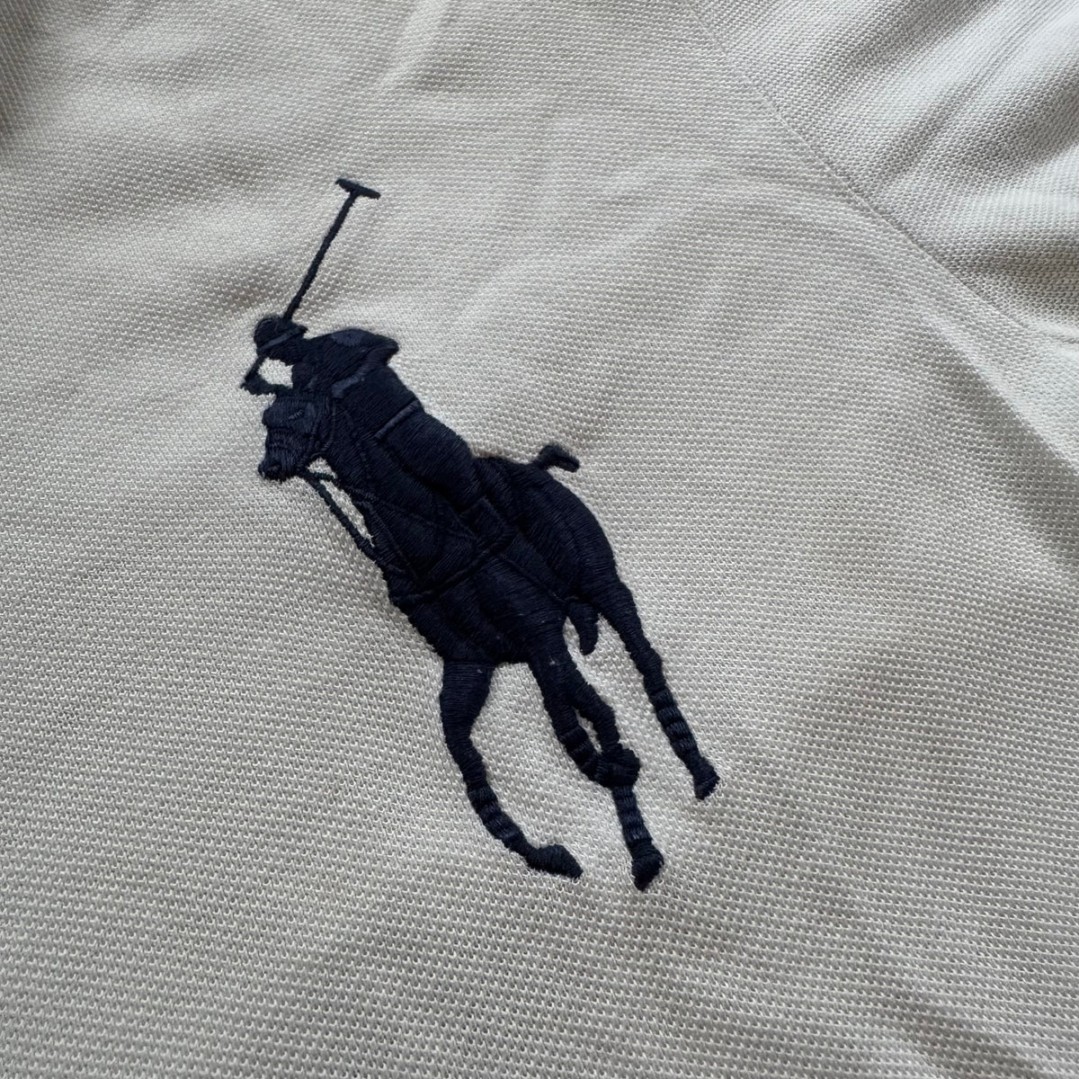 Polo Ralph Lauren France white poloshirt – Close-up 1