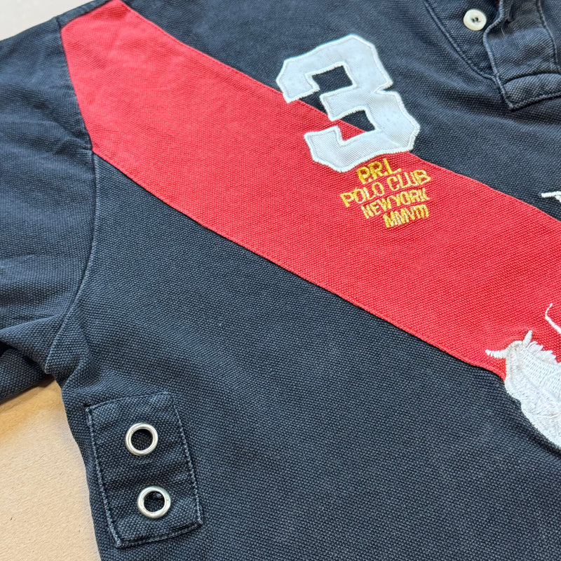 Detailansicht: Sourced limited accessories and clothes Polo Ralph Lauren New York club shirt – Logo, Nähte oder Material