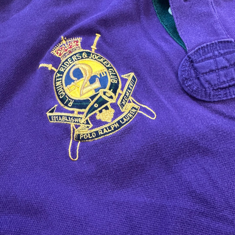 Detailansicht: Sourced limited accessories and clothes Polo Ralph Lauren vintage purple poloshirt – Logo, Nähte oder Material