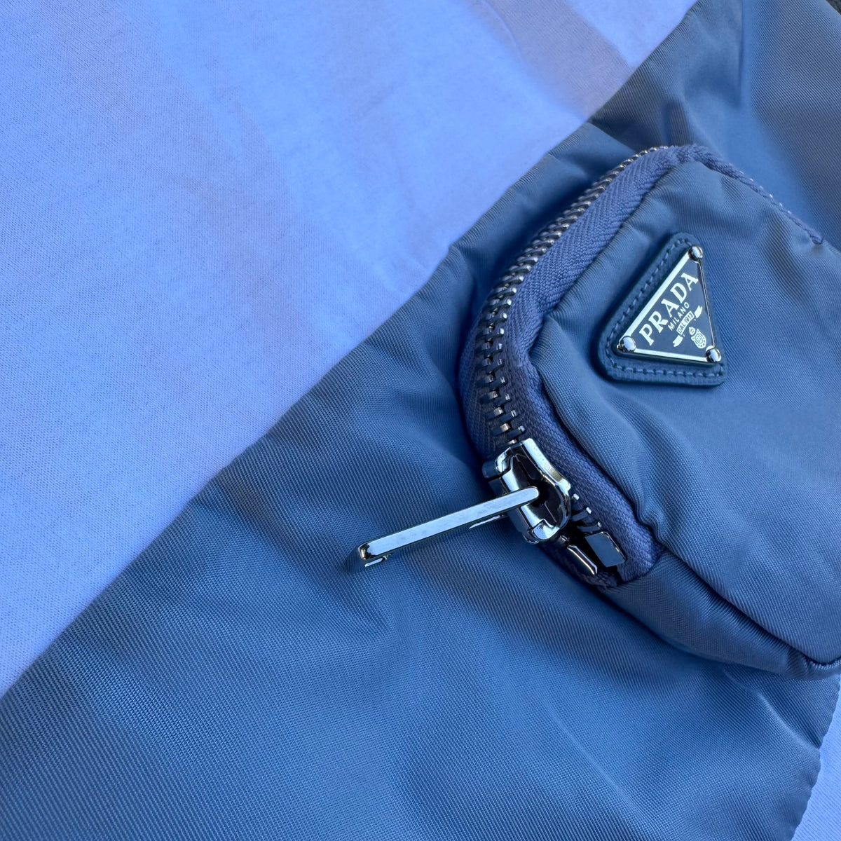 Prada white T-shirt with bag – Close-up 3