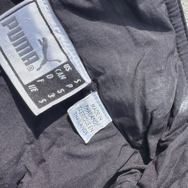 Detailansicht: Sourced limited accessories and clothes Puma vintage grey track jacket – Logo, Nähte oder Material