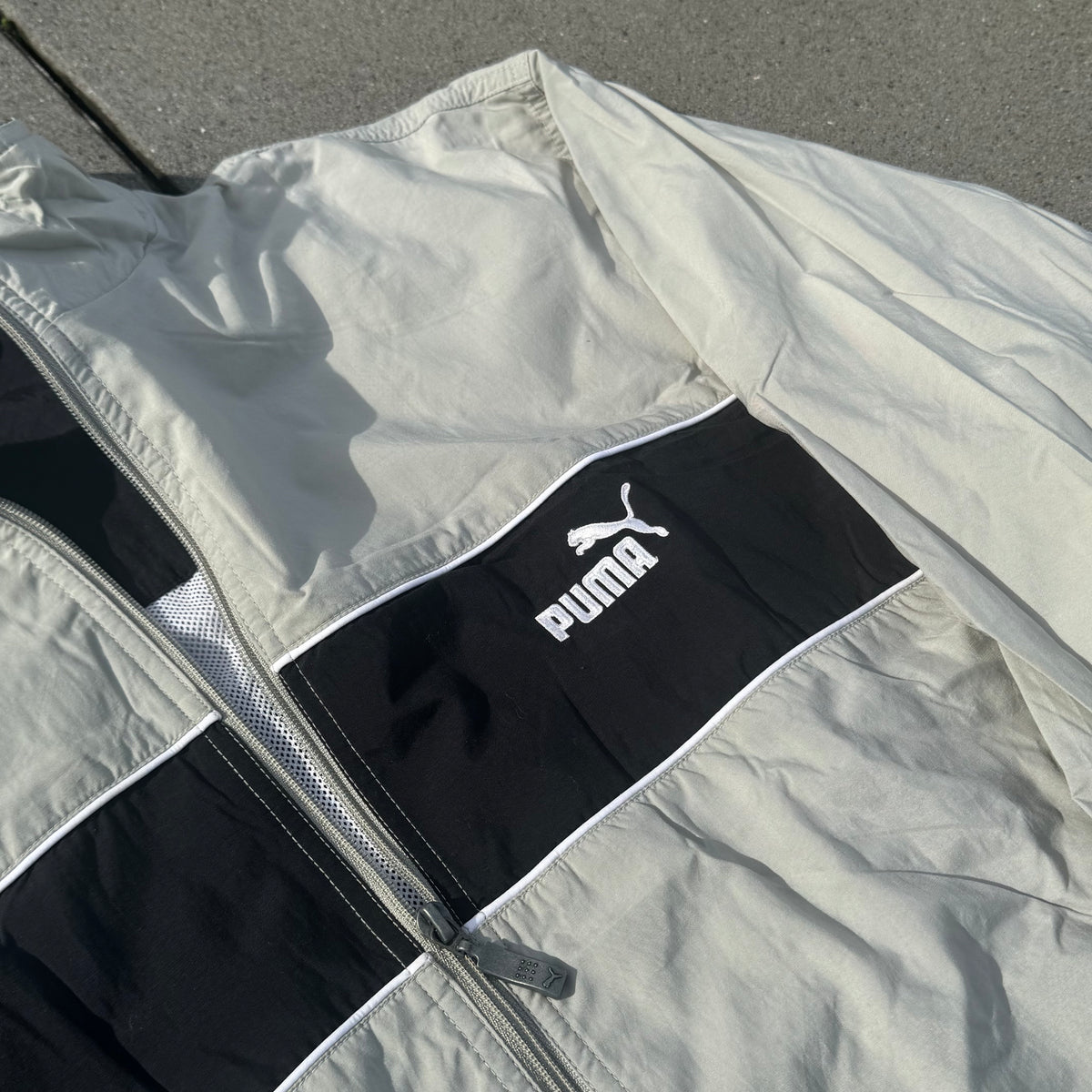 Puma vintage grey track jacket – Close-up 2