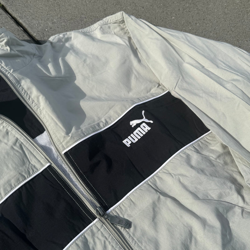 Detailansicht: Sourced limited accessories and clothes Puma vintage grey track jacket – Logo, Nähte oder Material