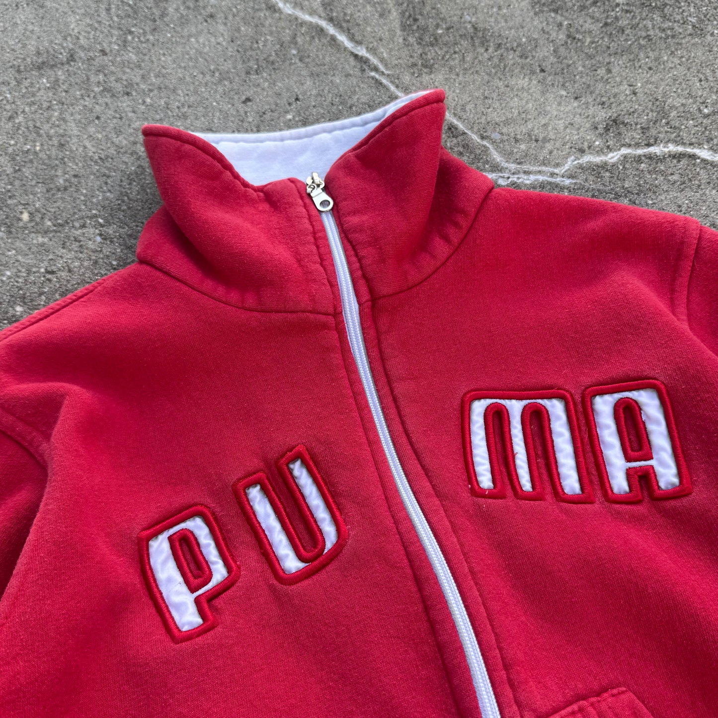 Puma y2k red womens zip-up jacket – Close-up 1
