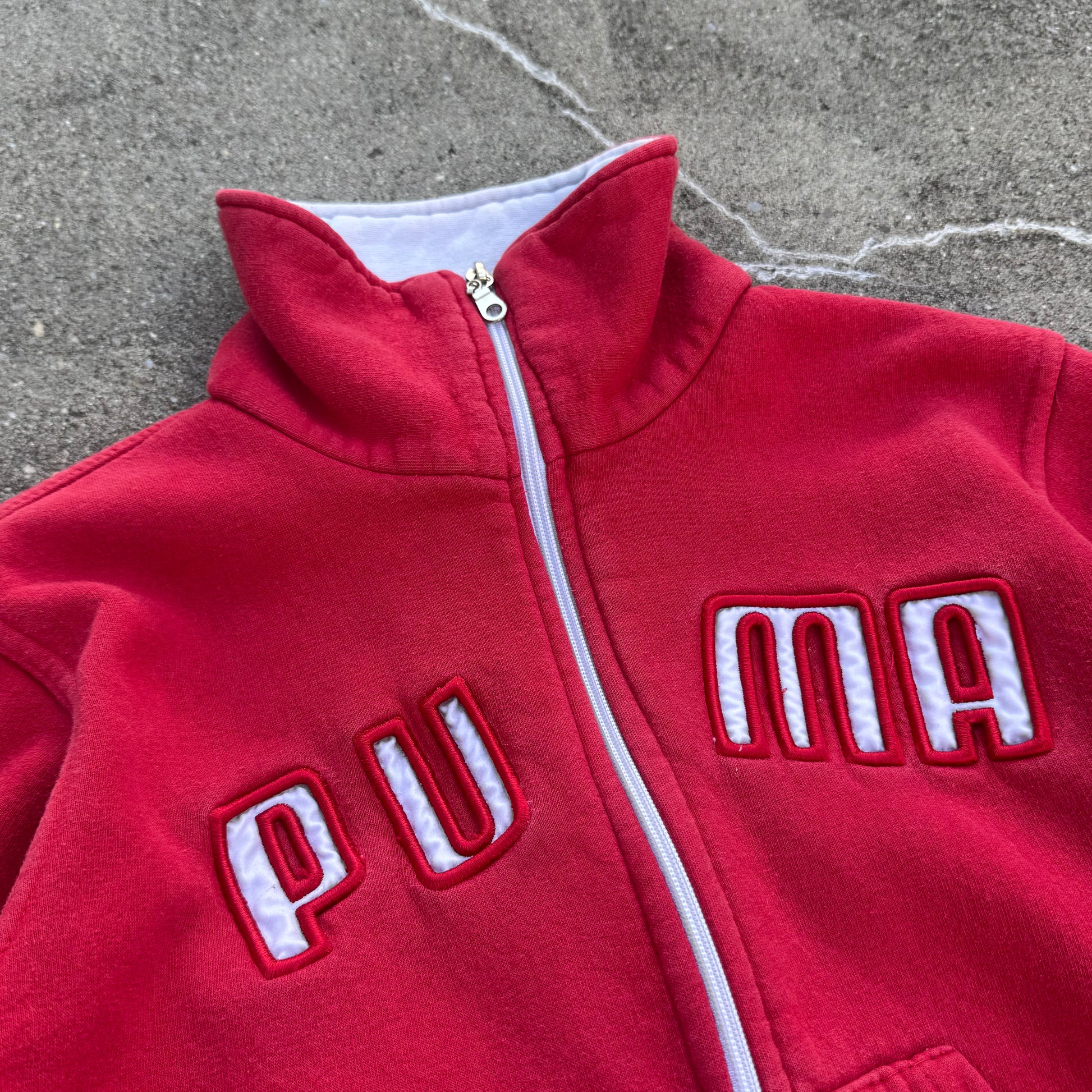 Puma y2k red womens zip-up jacket – Close-up 1