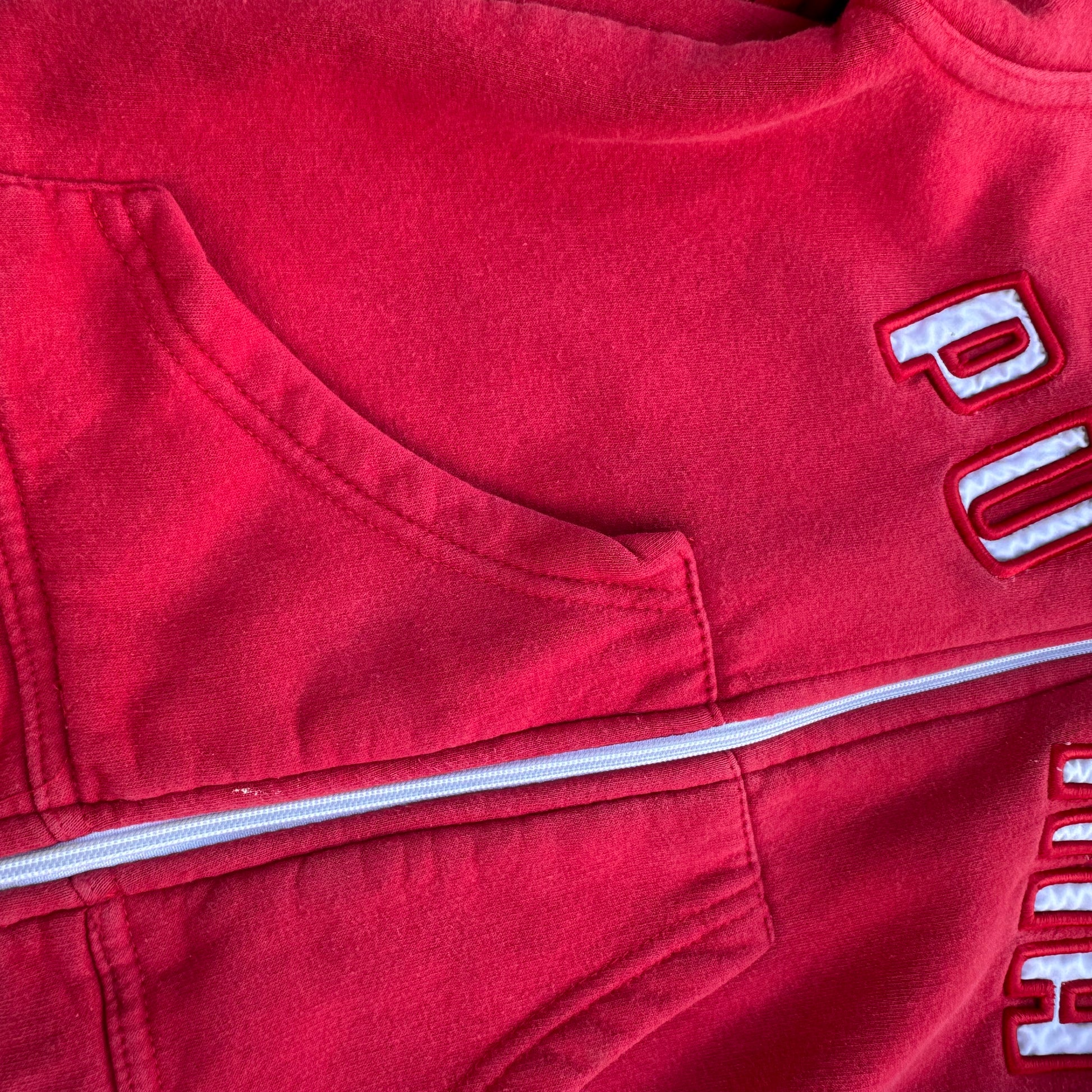 Puma y2k red womens zip-up jacket – Close-up 4