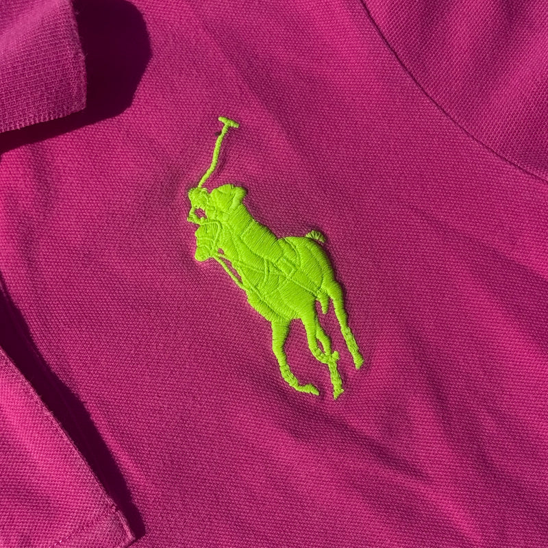 Detailansicht: Sourced limited accessories and clothes Ralph Lauren Y2K pink retro polo shirt – Logo, Nähte oder Material