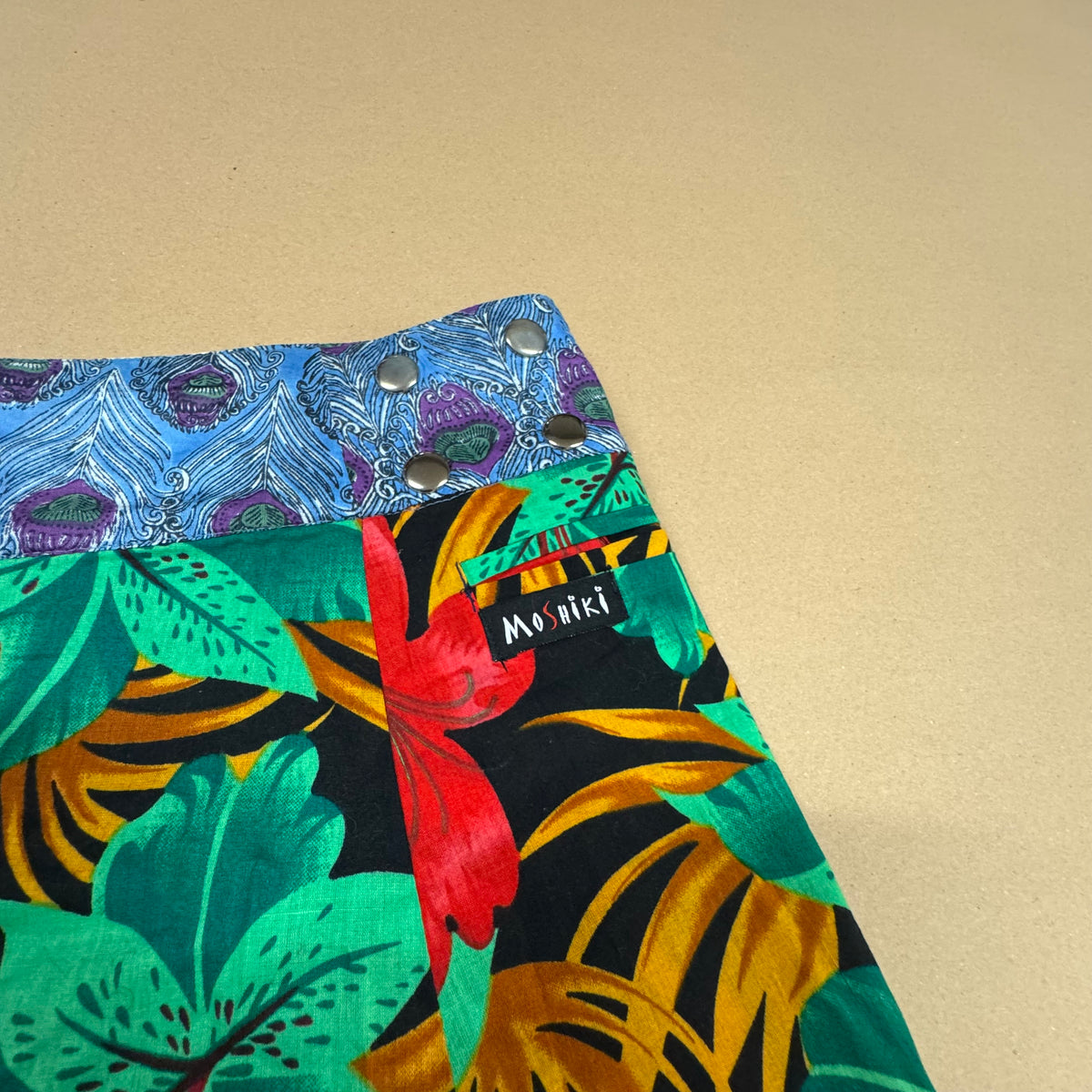Reversible Moshiki colourful summer skirt – Close-up 2