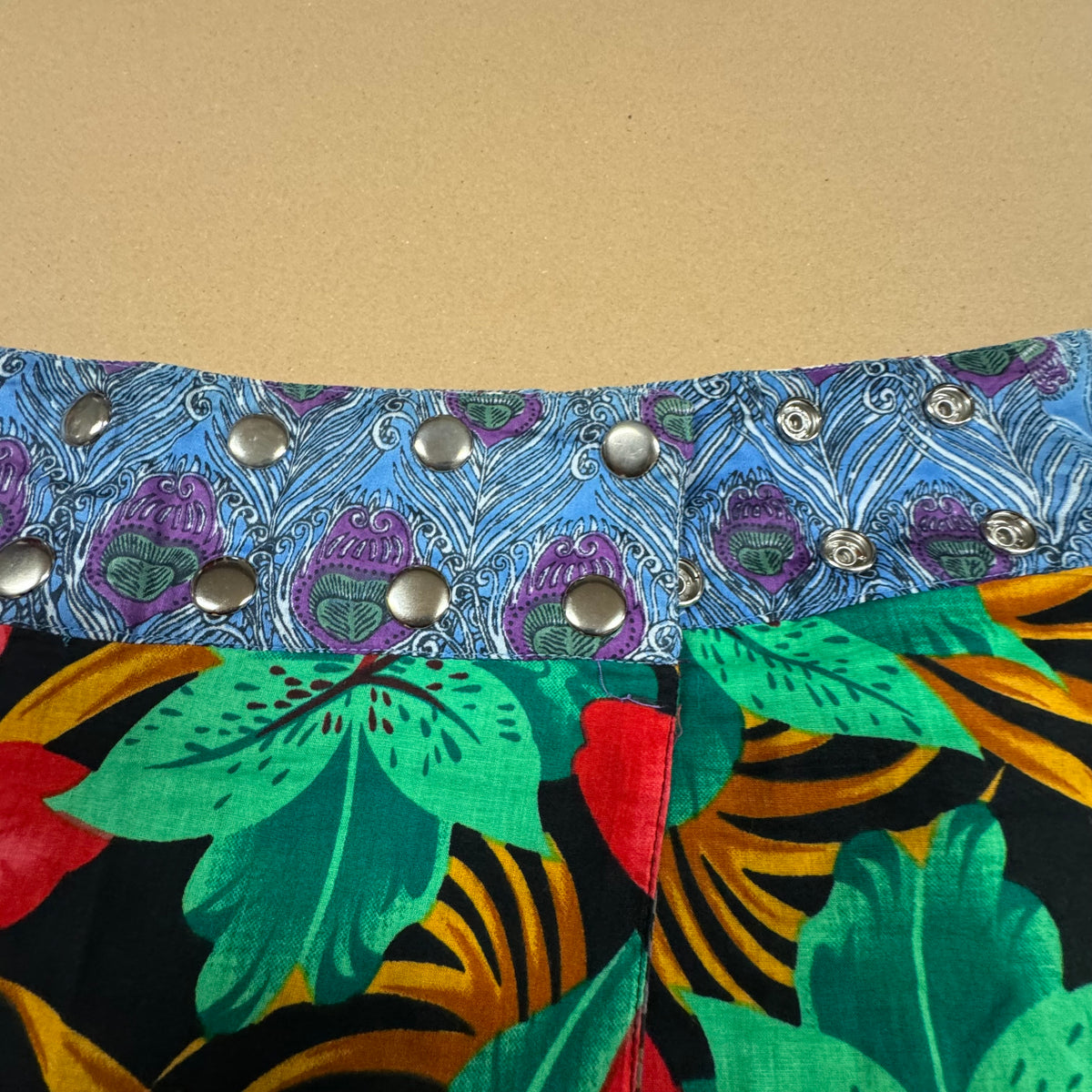 Reversible Moshiki colourful summer skirt – Close-up 3