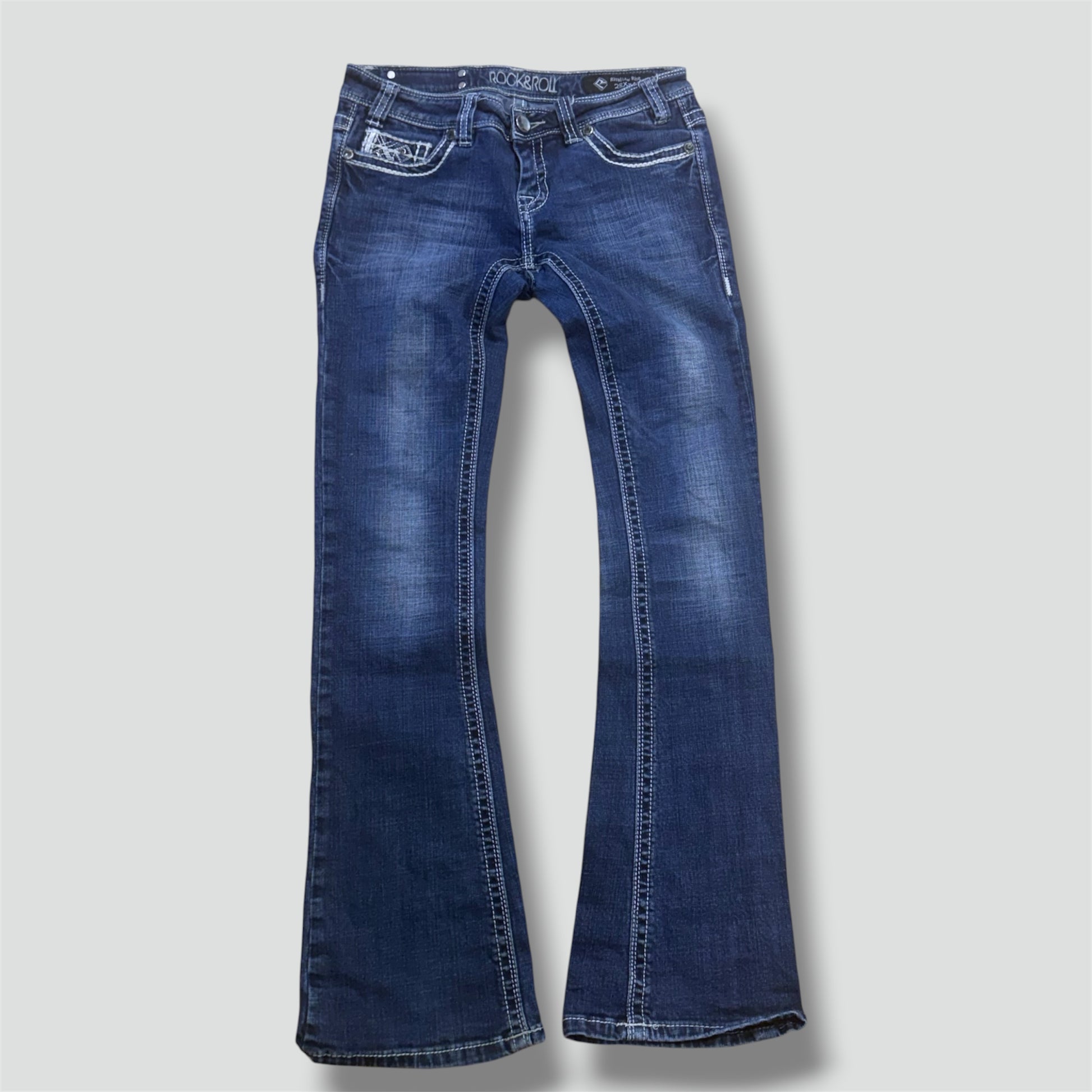 Rock and Roll y2k bootcut retro jeans – Close-up 1