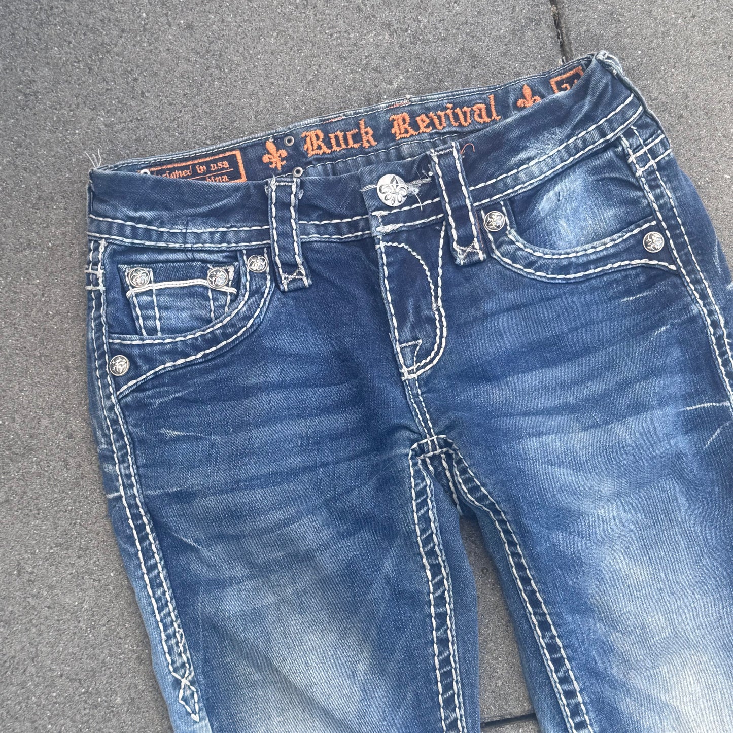 Rock Revival bootcut y2k retro jeans – Close-up 4