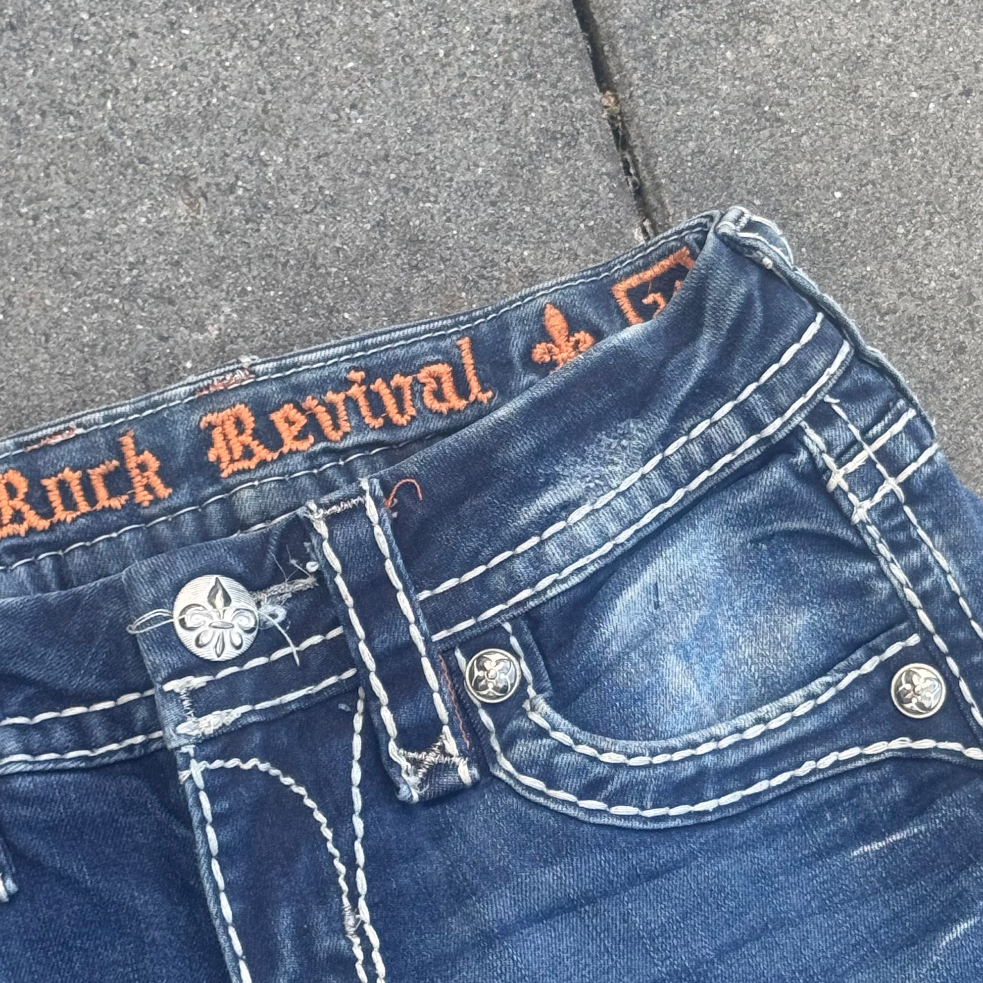 Rock Revival bootcut y2k retro jeans – Close-up 5