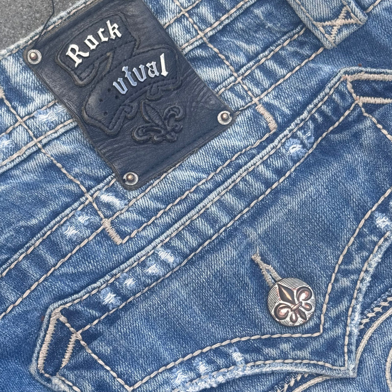 Detailansicht: Sourced limited accessories and clothes Rock Revival vintage baggy retro jeans – Logo, Nähte oder Material