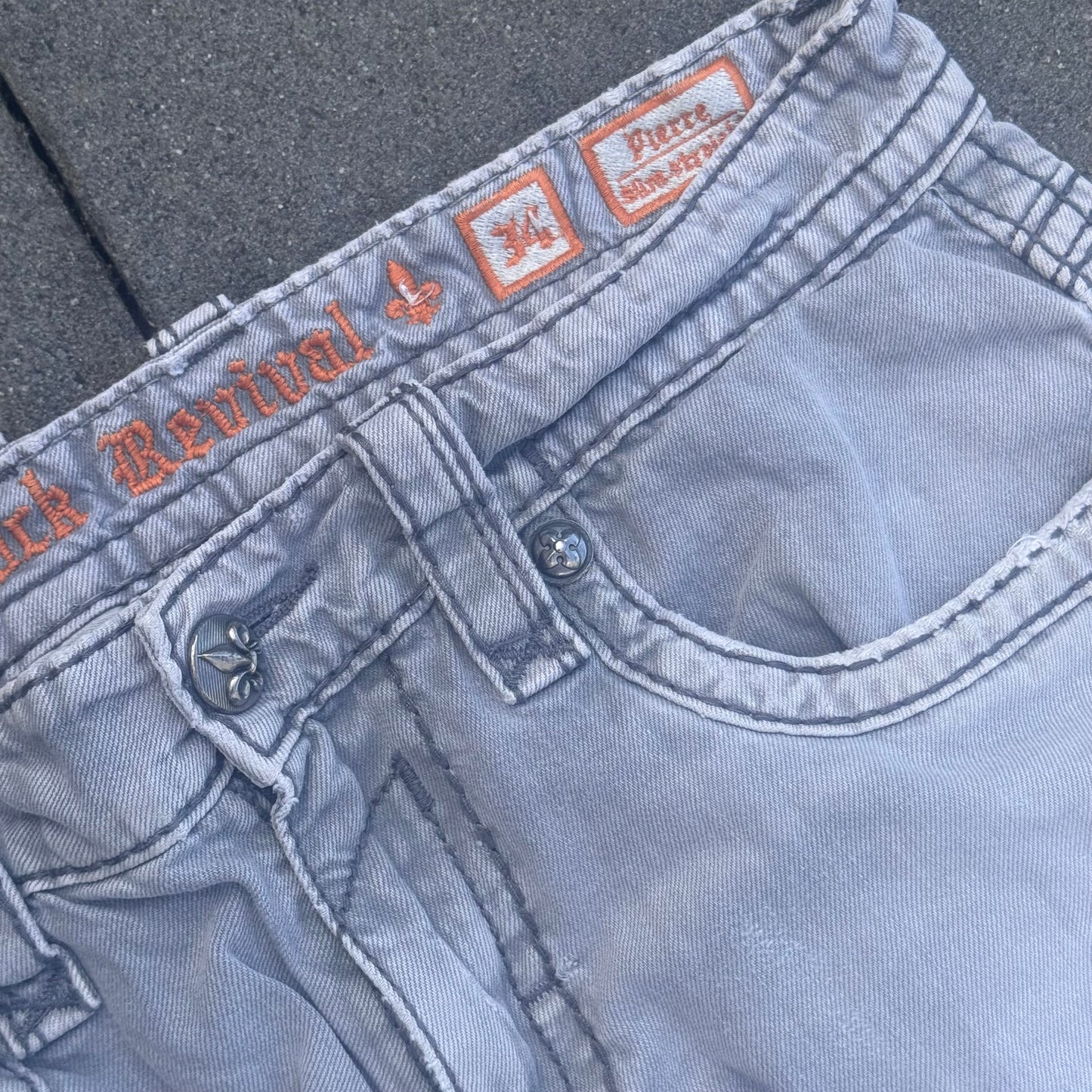 Rock Revival vintage grey baggy jeans – Close-up 5