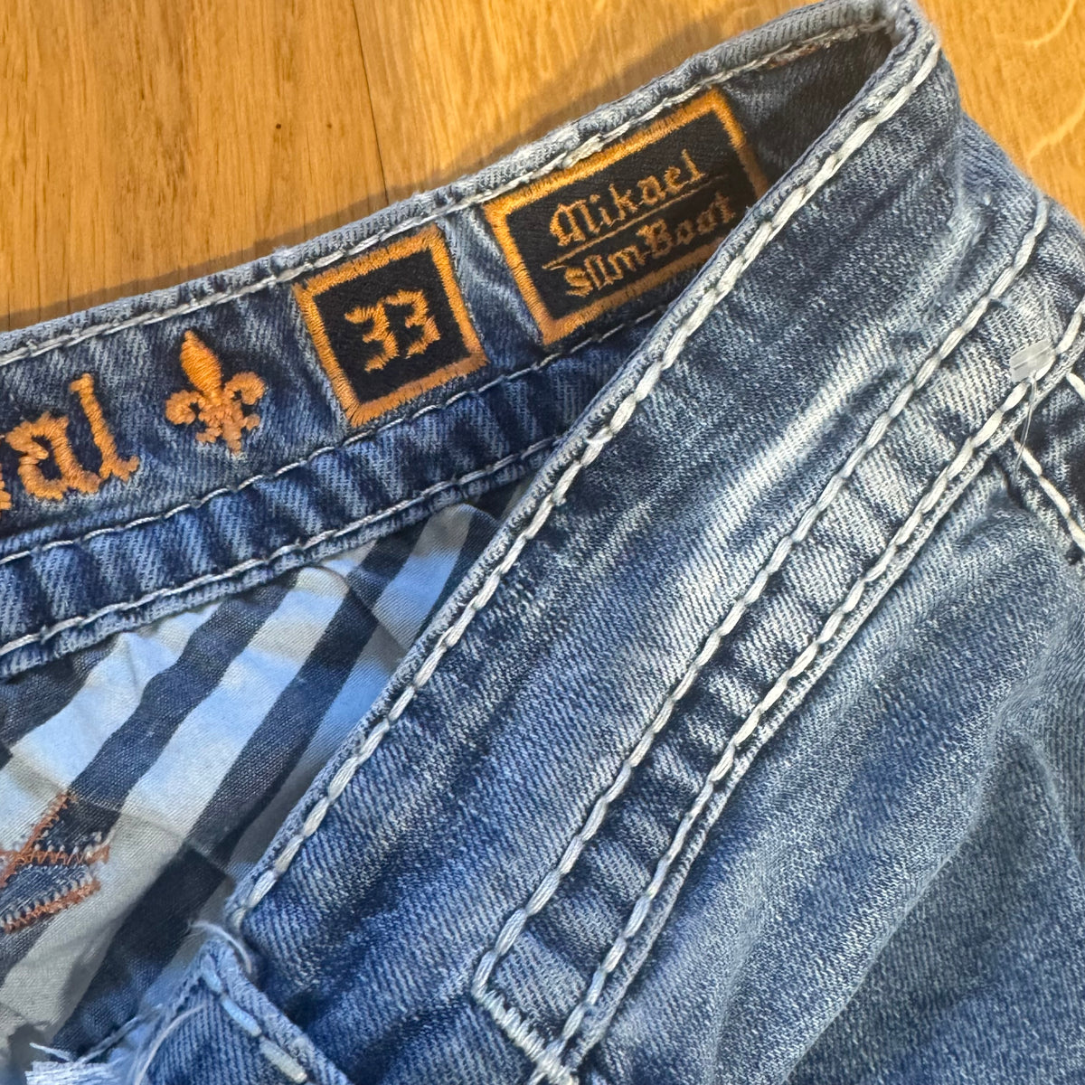 Rock Revival vintage straight leg denim jeans – Close-up 7