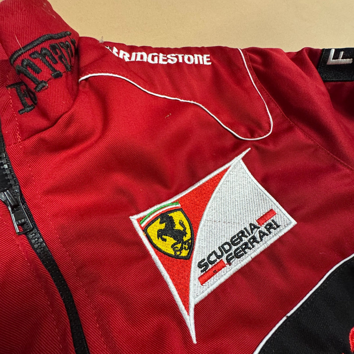 Scuderia Ferrari streetwear 00s racing jacket – Close-up 4