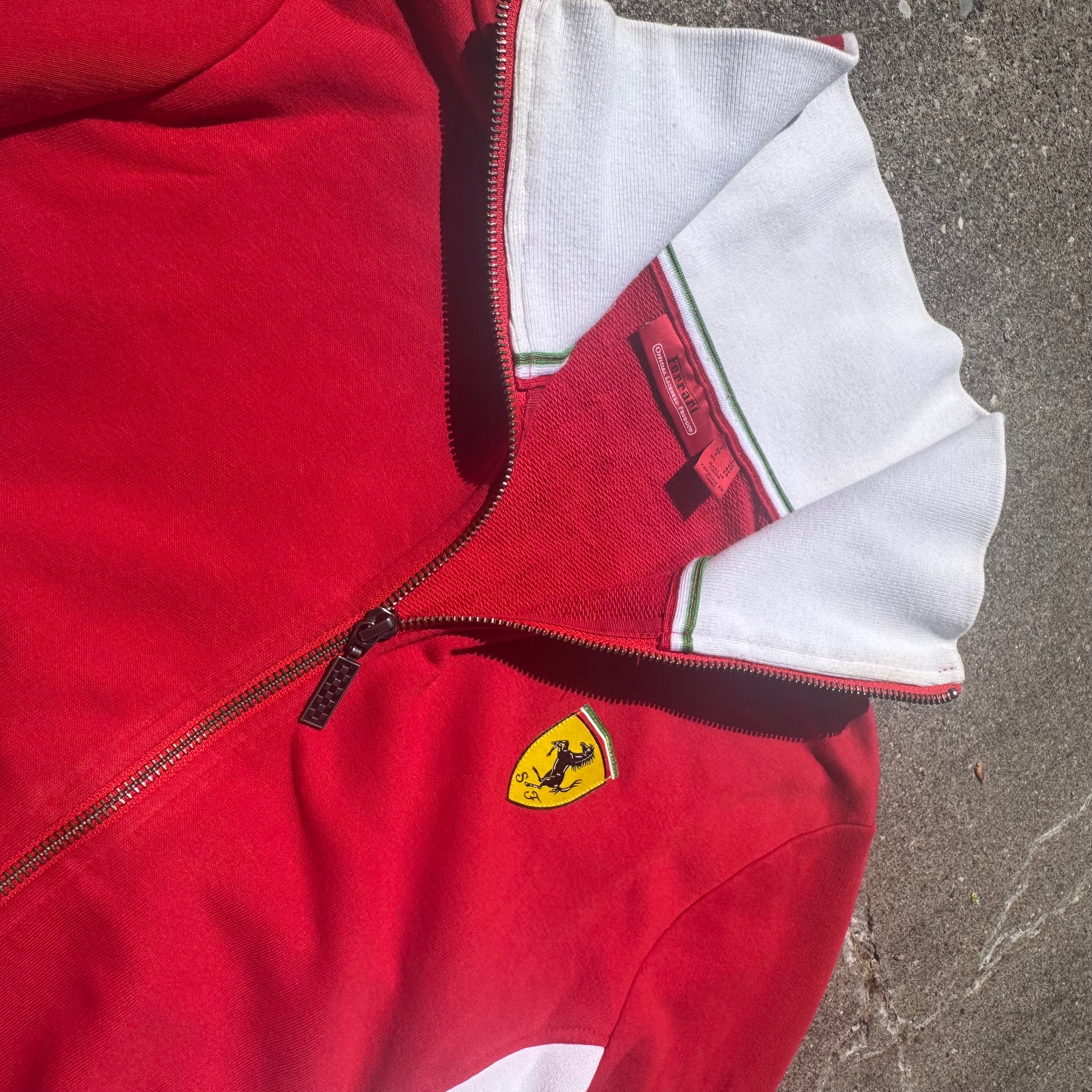 Scuderia Ferrari vintage red zip-up – Close-up 3
