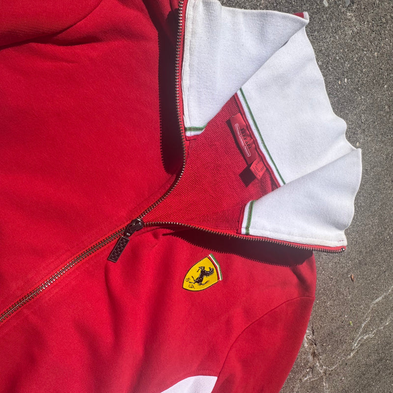 Detailansicht: Sourced limited accessories and clothes Scuderia Ferrari vintage red zip-up – Logo, Nähte oder Material