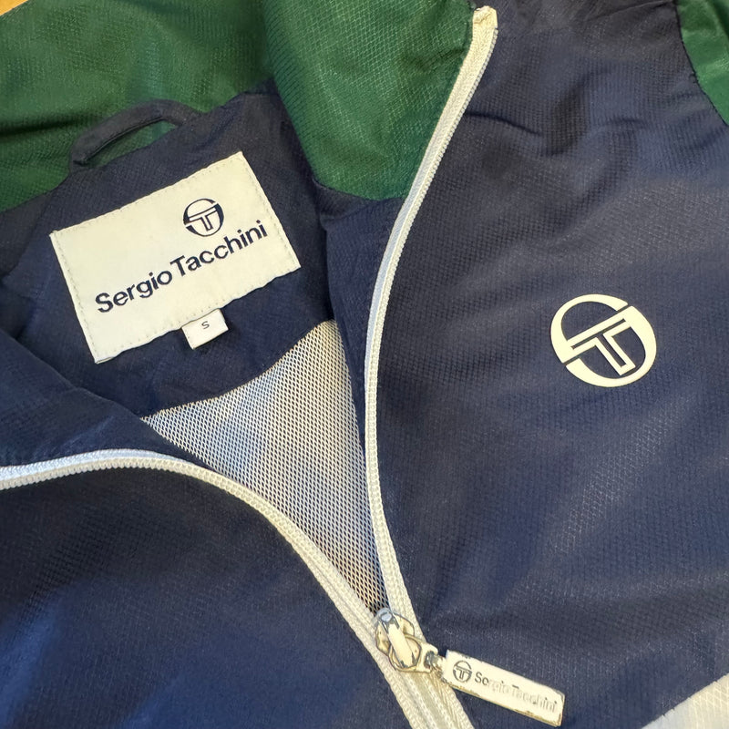 Detailansicht: Sourced limited accessories and clothes Sergio Tacchini retro trackjacket – Logo, Nähte oder Material