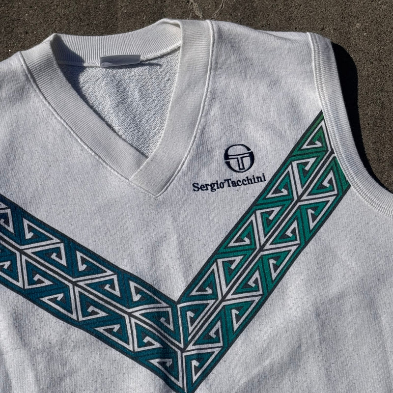 Detailansicht: Sourced limited accessories and clothes Sergio Tacchini vintage 90s white vest – Logo, Nähte oder Material