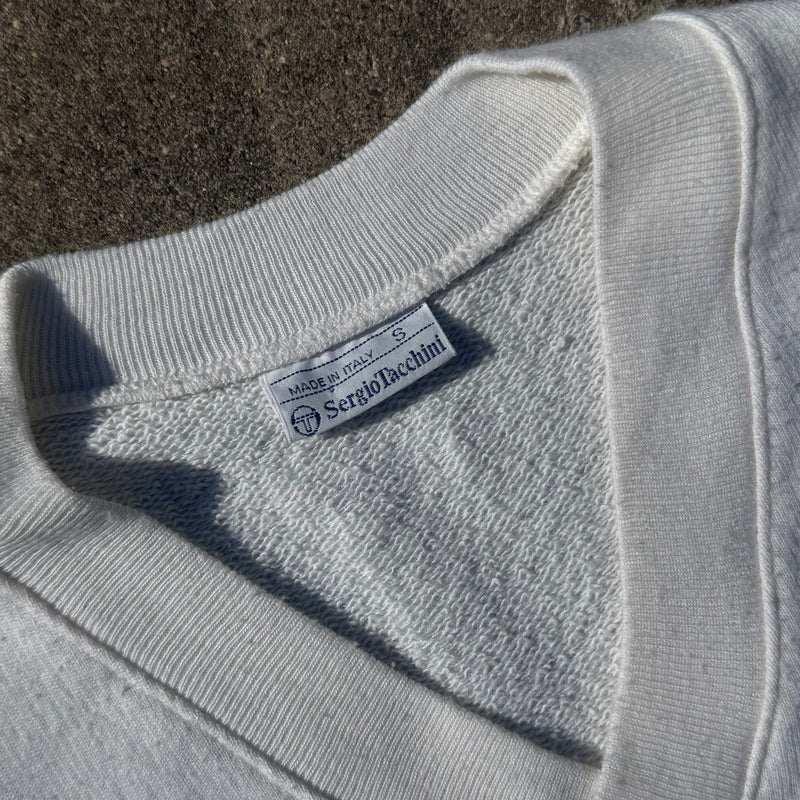 Detailansicht: Sourced limited accessories and clothes Sergio Tacchini vintage 90s white vest – Logo, Nähte oder Material