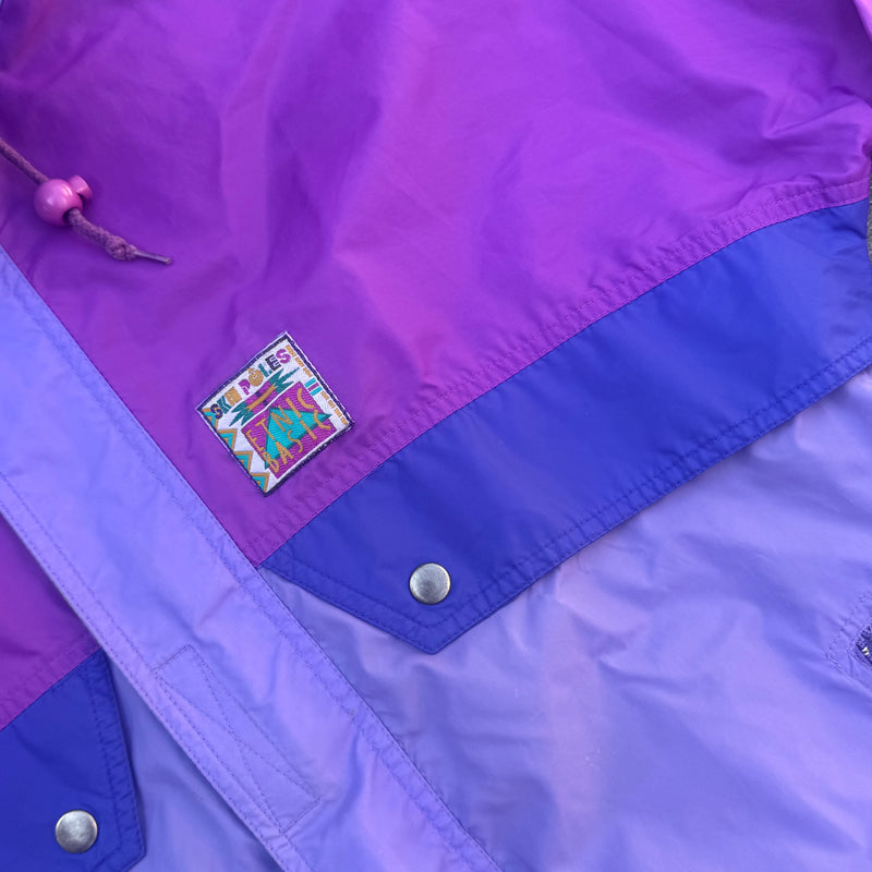 Detailansicht: Sourced limited accessories and clothes Skipoles Etnic Basics vintage 80s jacket – Logo, Nähte oder Material