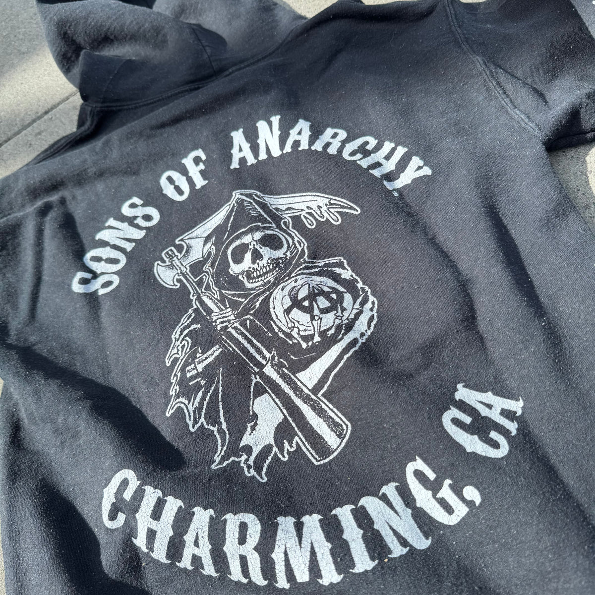 Sons of Anarchy black zip-up hoodie – Close-up 3
