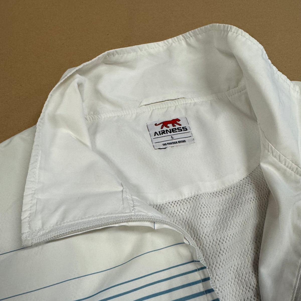 Streetwear style Airness white track jacket – Close-up 2