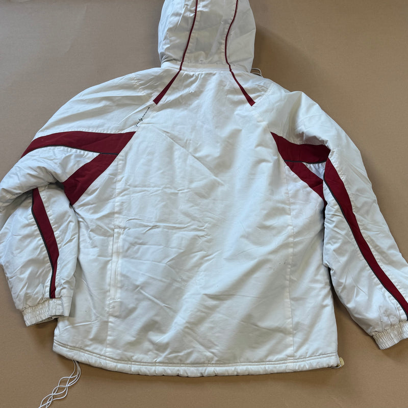 Detailansicht: Sourced limited accessories and clothes Streetwear style Umbro winter jacket – Logo, Nähte oder Material