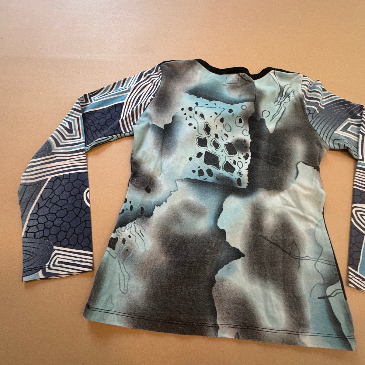 Stylish Miss Sixty vintage long sleeve shirt – Close-up 4