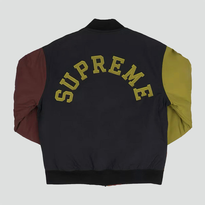 Detailansicht: Sourced limited accessories and clothes Supreme x Champion bomber jacket – Logo, Nähte oder Material