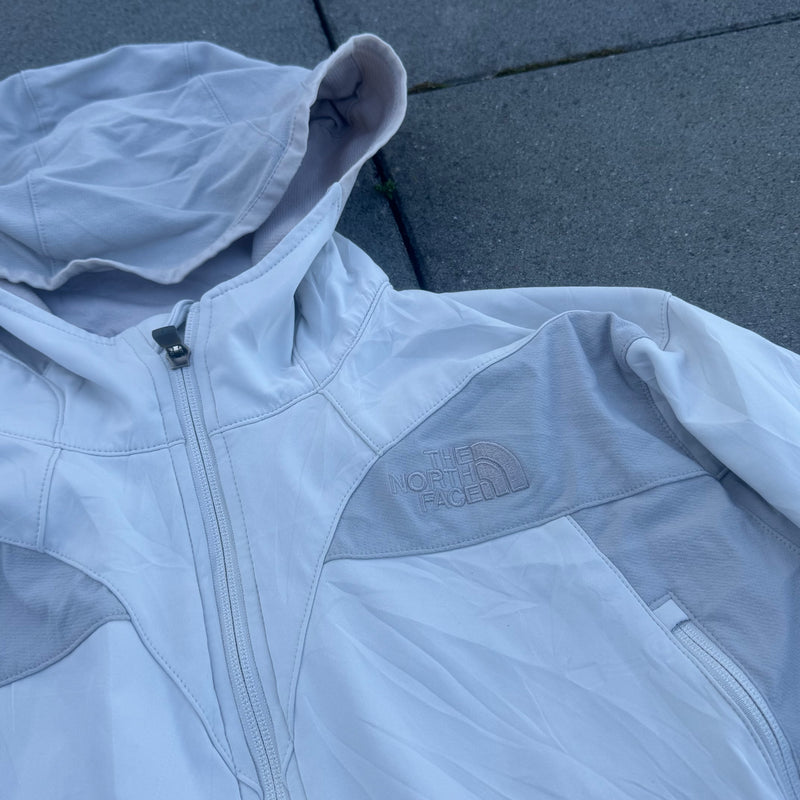 Detailansicht: Sourced limited accessories and clothes The North Face Flight Series wind jacket – Logo, Nähte oder Material