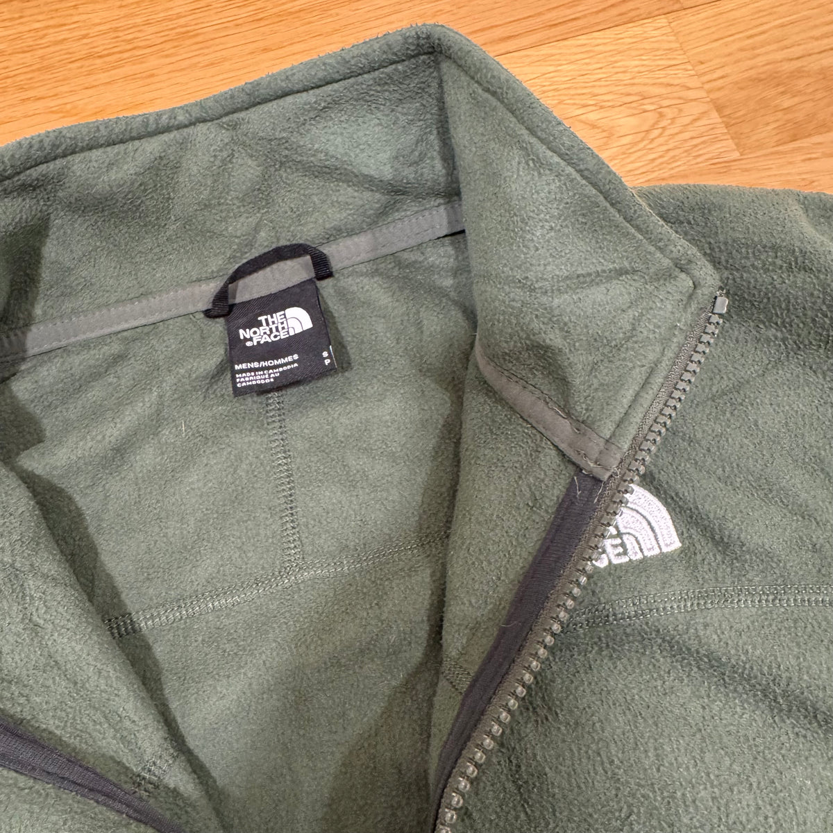 The North Face olive green fleece quarter zip – Close-up 3