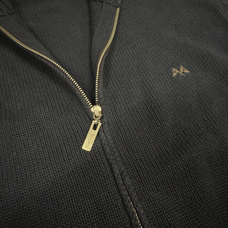 Detailansicht: Sourced limited accessories and clothes Thomas Burberry vintage knitted jacket – Logo, Nähte oder Material
