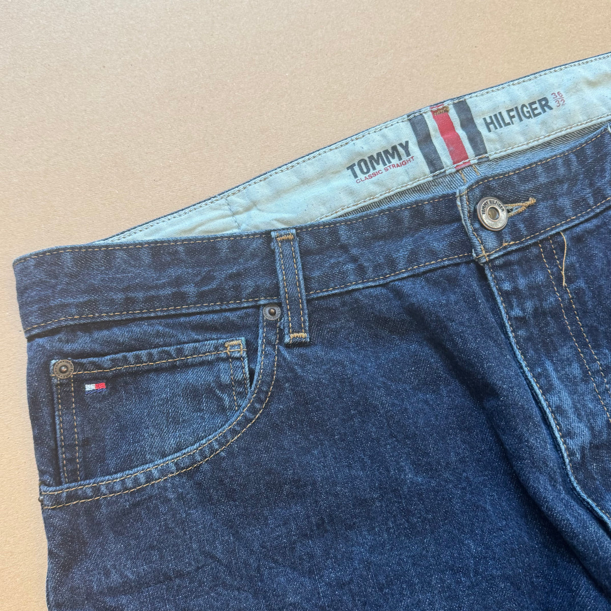 Tommy Hilfiger baggy vintage jeans – Close-up 2