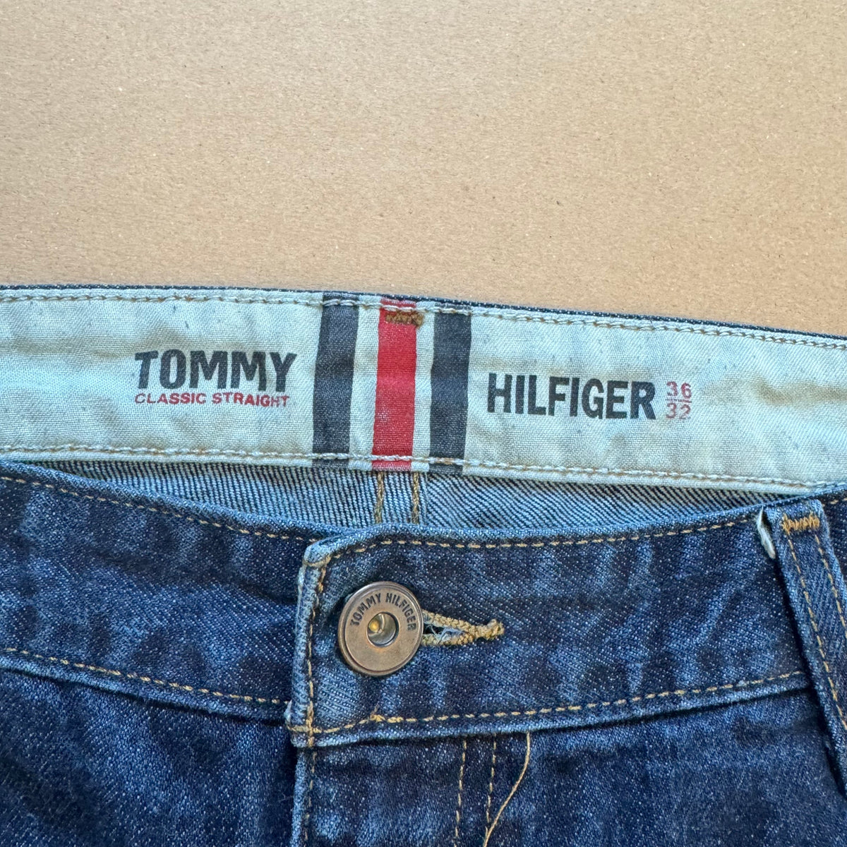 Tommy Hilfiger baggy vintage jeans – Close-up 3