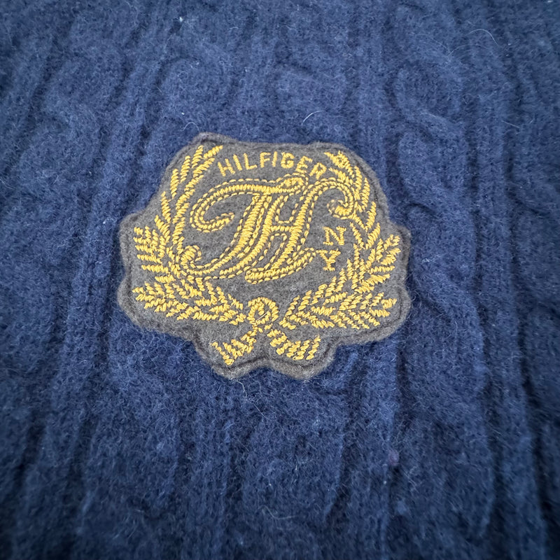 Detailansicht: Mein Shop Tommy Hilfiger blue cashmere sweater – Logo, Nähte oder Material