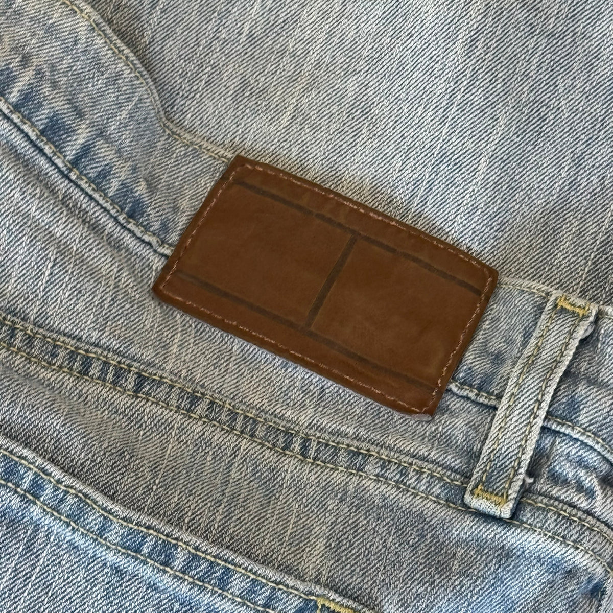Tommy Hilfiger blue straight leg jeans – Close-up 5