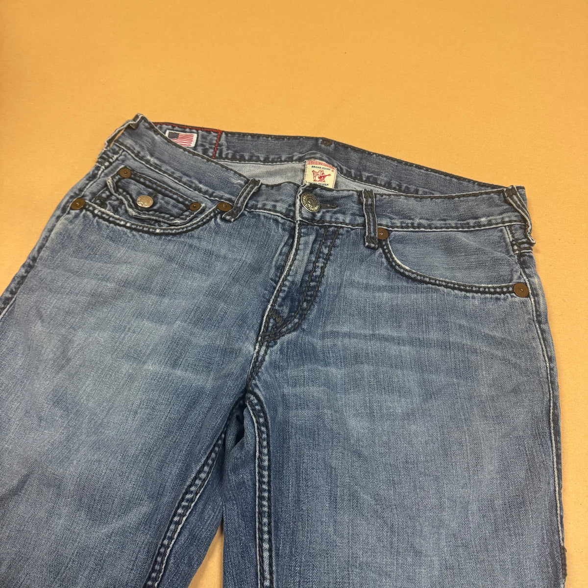 True Religion classic slightly reworked jeans – Close-up 4