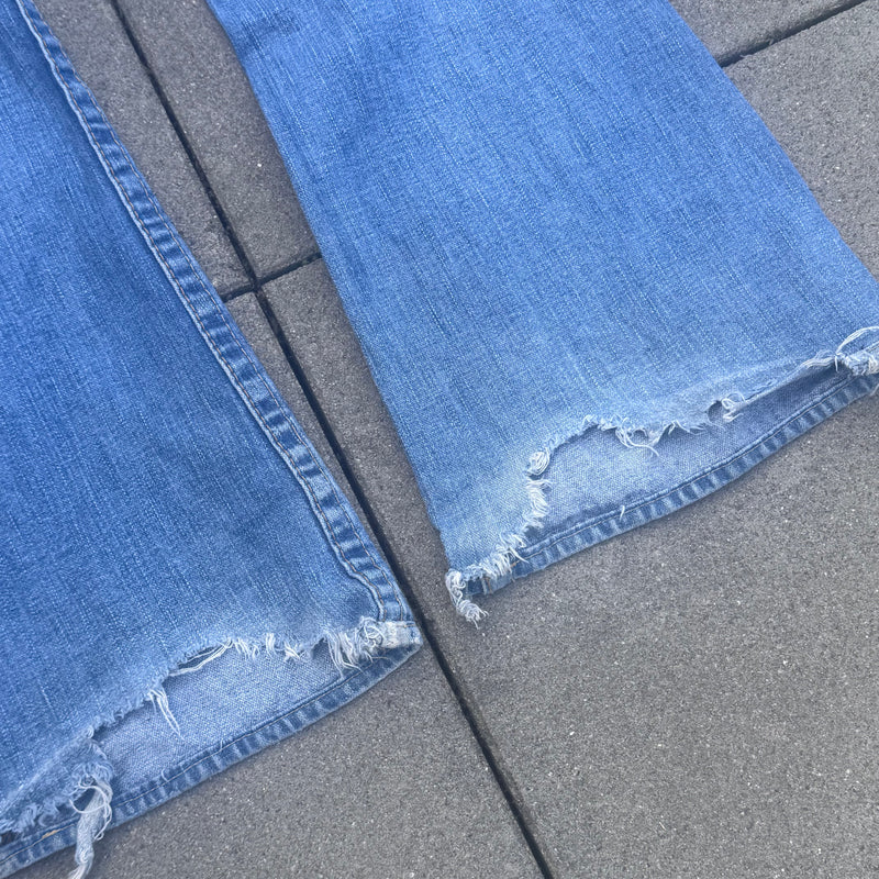 Detailansicht: Sourced limited accessories and clothes True Religion japanese vintage embroidered jeans – Logo, Nähte oder Material