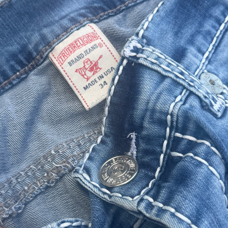 Detailansicht: Sourced limited accessories and clothes True Religion straight classic streetwear jeans – Logo, Nähte oder Material