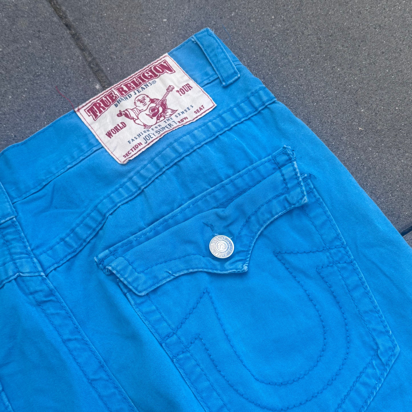 True Religion straight leg turquoise pants – Close-up 1