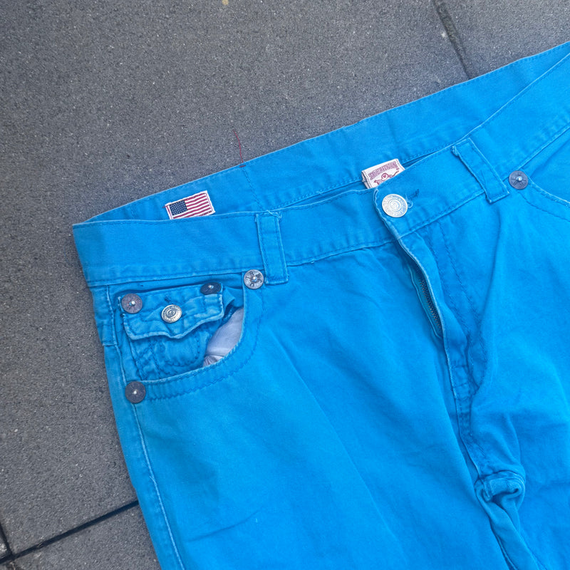 Detailansicht: Sourced limited accessories and clothes True Religion straight leg turquoise pants – Logo, Nähte oder Material