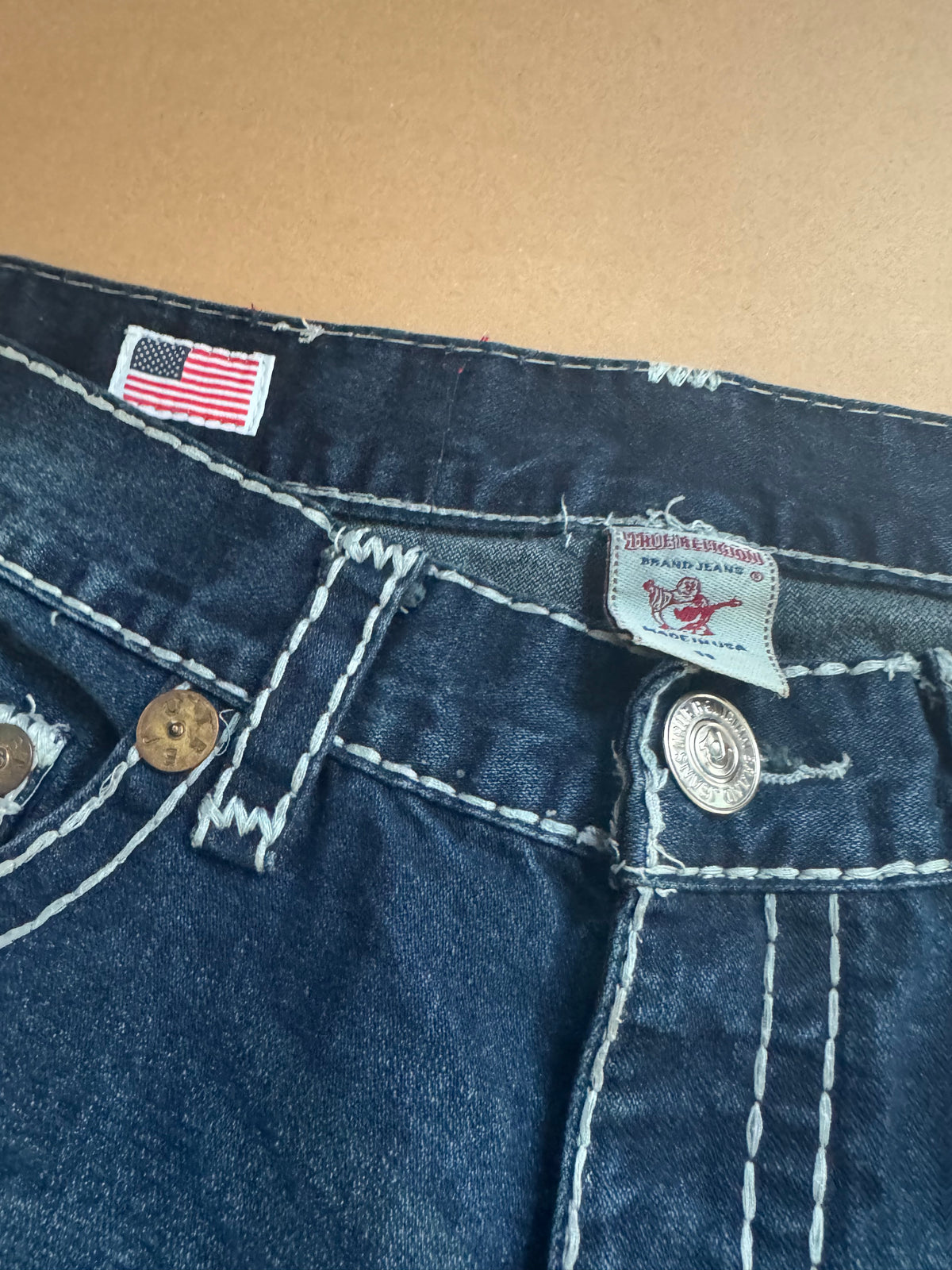 True Religion World Tour men’s jeans – Close-up 3