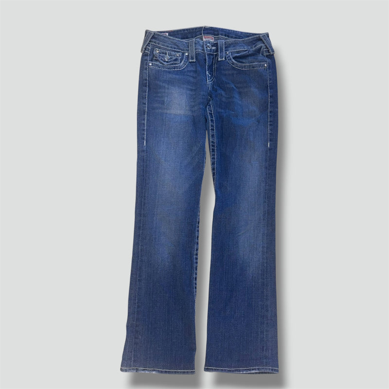 Detailansicht: Sourced limited accessories and clothes True Religion World Tour straight leg jeans – Logo, Nähte oder Material
