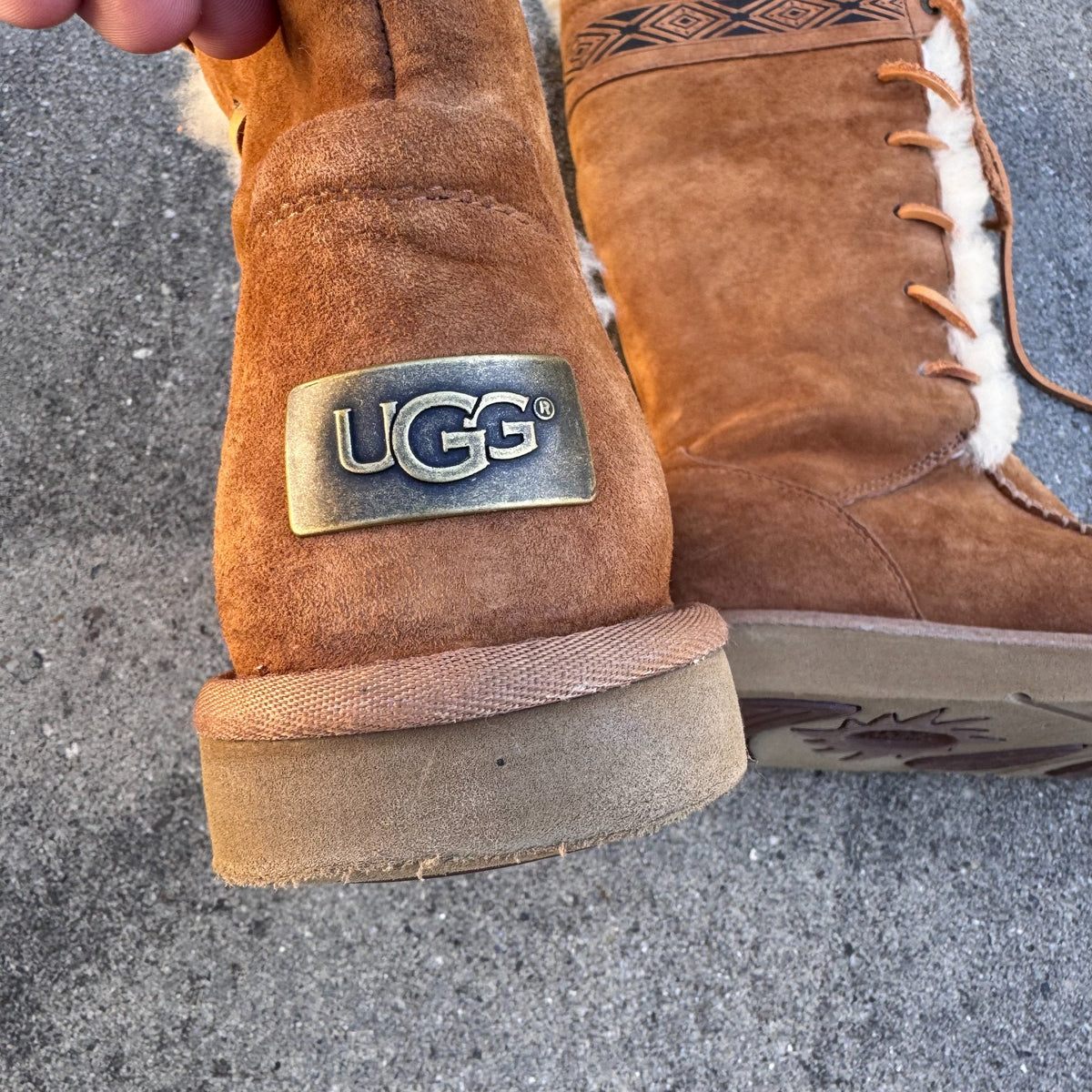 UGG fur brown winter boots – Close-up 3