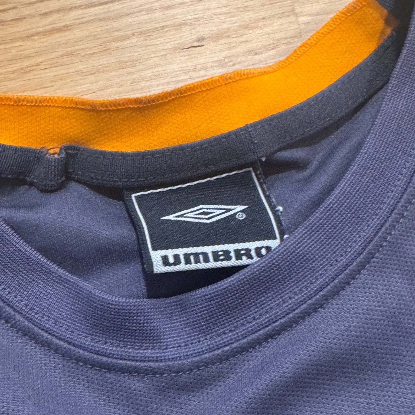 Umbro 00s streetwear tank top – Close-up 2