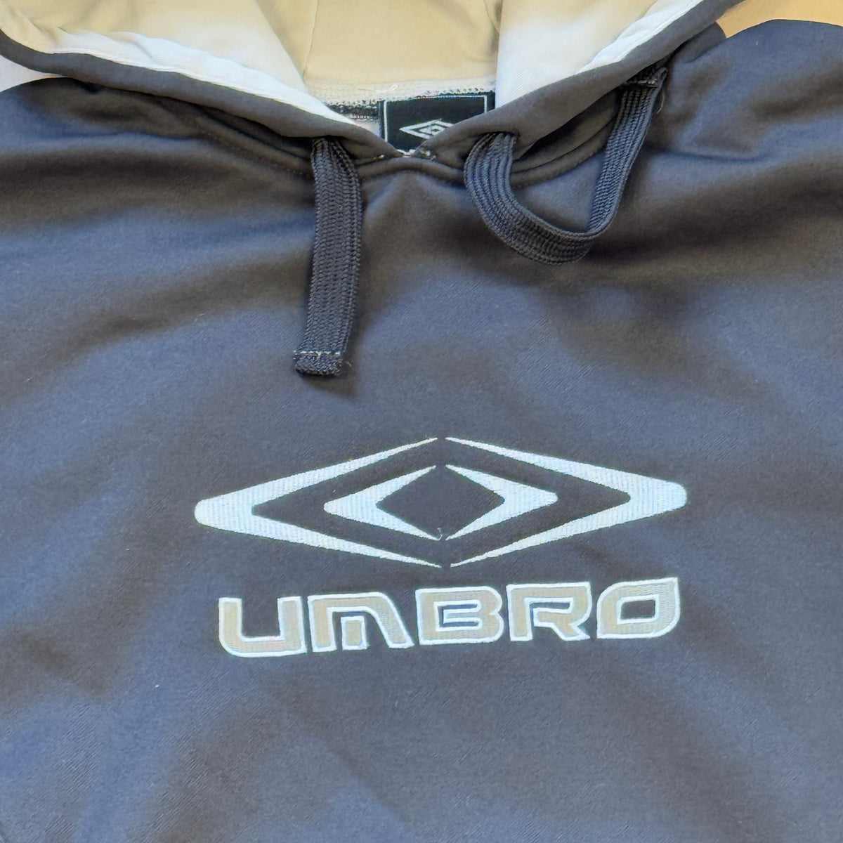 Umbro hoodie – Close-up 1