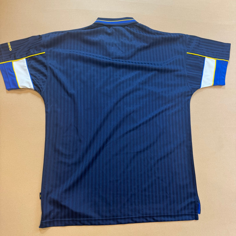 Detailansicht: Sourced limited accessories and clothes Umbro streetwear style oversized jersey – Logo, Nähte oder Material
